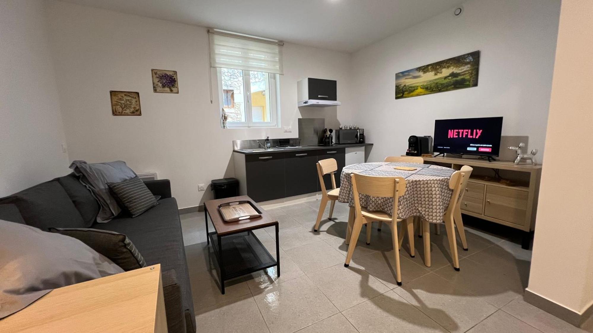 Fenix Appartement T2 40 M2 Cosy Rdc Plein Centre Ville Pierrelatte Exterior foto